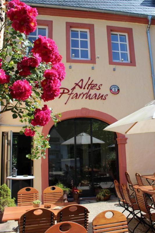 Altes Pfarrhaus Hotel Auw an der Kyll Exterior photo